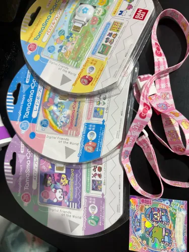 Tamagotchi card smart lacrados contém 3 card!