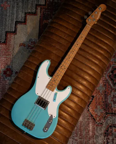 Contrabaixo Telecaster Bass Peterbuilt com captador Darkstar