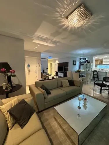 ANUAL APTO, 200 m², 4 suítes sendo uma master, 180 mts do mar, 2 vagas em Meia Praia - Ita