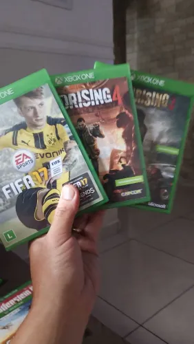 Jogos Xbox zerados 3 por 100,00