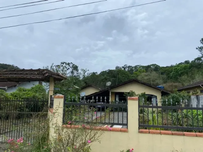 Terreno 450m² + 2 casas em Pirabeiraba - Joinville