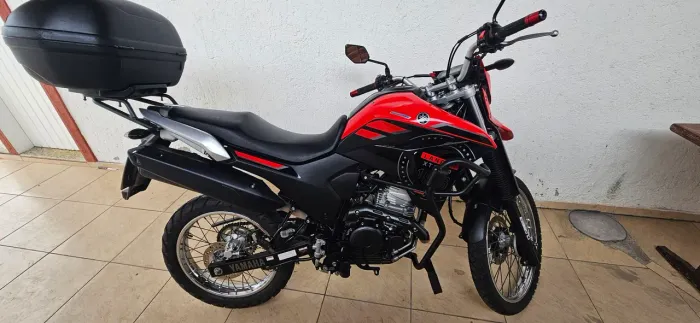 Vendo Lander 2023 com baixo km