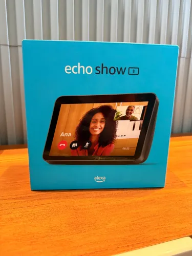 Echo show 8 2ª geração seminovo com experiência de lacrado 