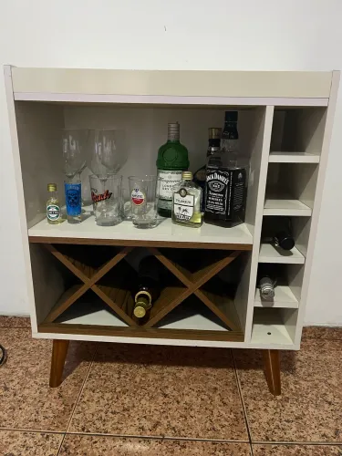 Barzinho Adega Retrô com Nichos e Porta-Garrafas