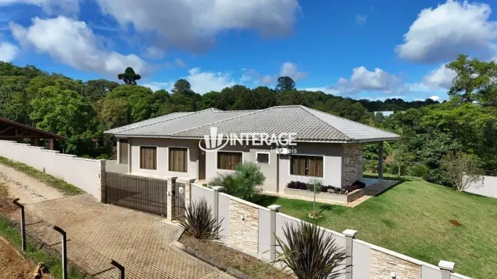 Casa com 3 quartos para alugar, 400 m² por R$ 8.500/mês - Centro - Campo Magro/PR