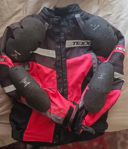 Moto Jaqueta Texx + capacete Honda