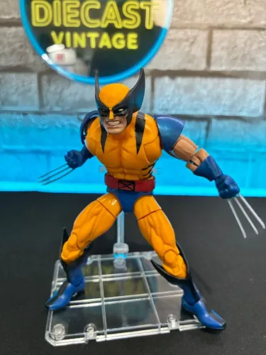 Wolverine Marvel Legends Hasbro