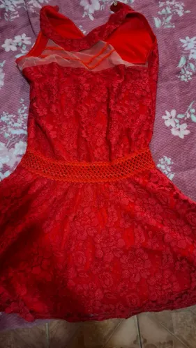 Vestido de Vermelho (Festa/Casual)