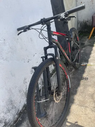 Uma bike aro 29 , vendo ou trouco 700 reais