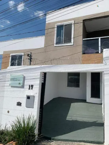 Casa Geminada com 2 quarots entrada individual no bairro Pérola Negra