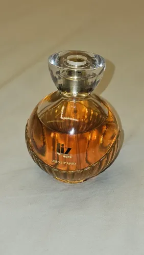 Perfume Liz Aura usado