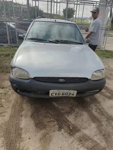 Ford Escort GL 1.6 MPI 2001