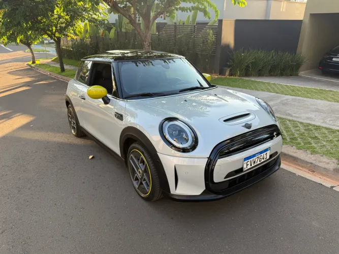 Mini Cooper SE Exclusive 3P (elétrico) 2023