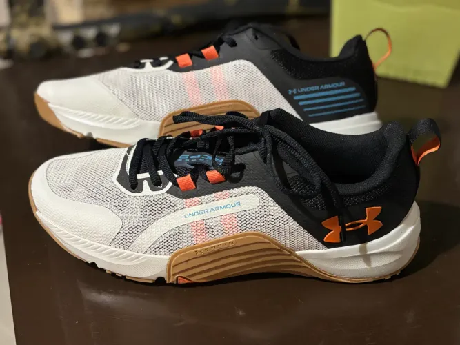 Tênis under armour 