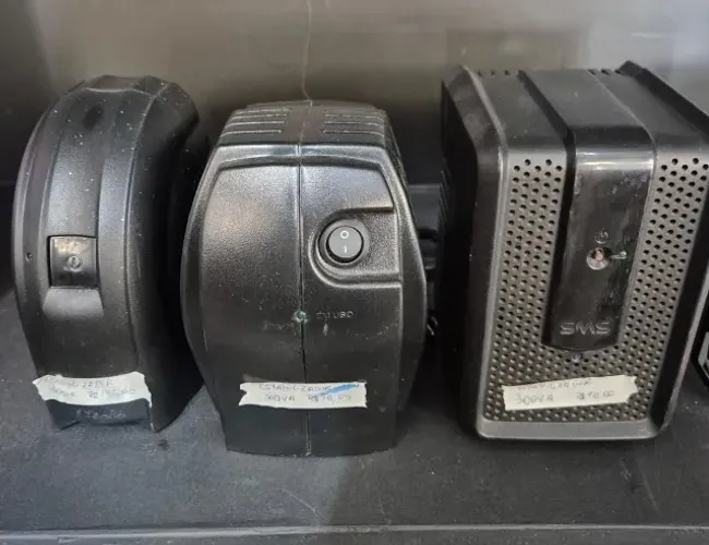 ESTABILIZADORES 300 E 500VA SEMI NOVOS