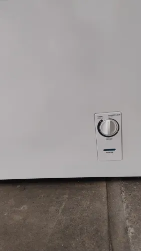 2 Freezers (excelente estado, ainda na garantia)
