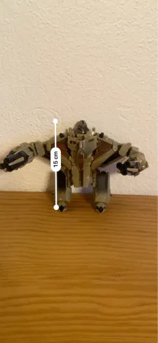 Boneco Action Figure Starscreen 16cm com peças faltando 