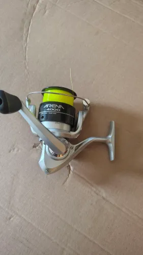 Vende carretilha e molinete com vara 60lbs