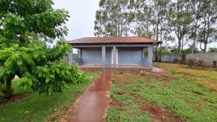 Casa em Chácara Td Murada e Cerca Elétrica e dentro da cidade. (INCLUSO, IPTU, AGUA, LUZ)