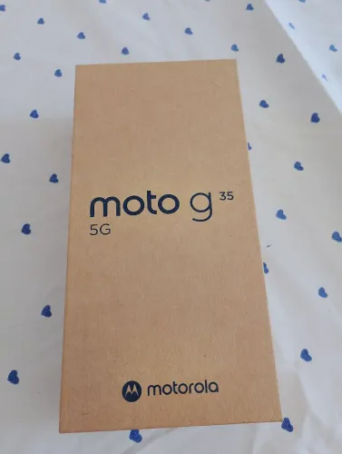 Moto g 35 telefone rachado mas funcionando perfeitamente.