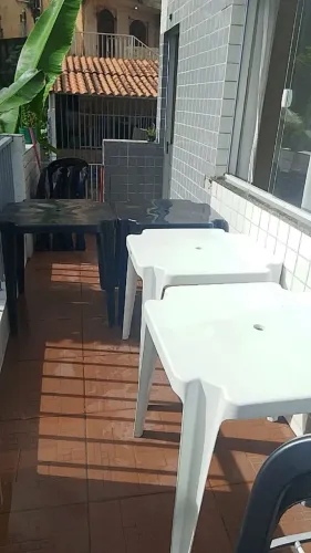 Vendo jogos de cadeira mesa sendo 4 cadeira dobrável nova