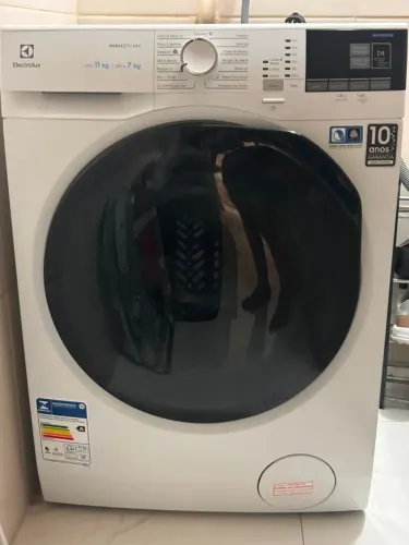 Máquina Lava e Seca Eletrolux - Lava 11kg / Seca 7kg.