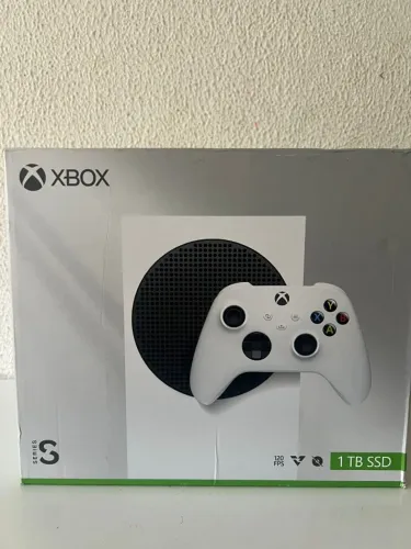 XBOX SERIES S 1T semi novo C GARANTIA. Recebo seu console na troca.