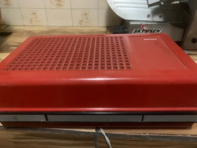 toca-discos vintage da marca Philips, c/ defeito