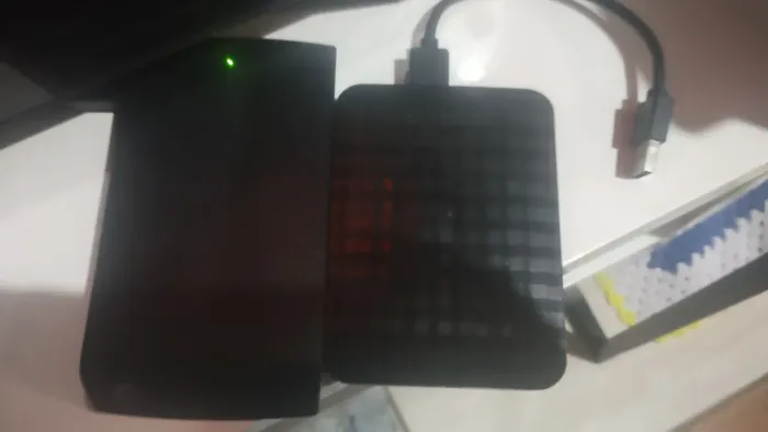 Vendo 2 HDs Externos 1 terá cada