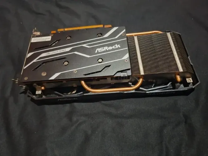 Placa de Vídeo AMD Radeon RX 6600 ASRock Challenger D 8GB GDDR6 - Excelente Estado