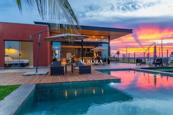 Casa com 4 dormitórios à venda, 330 m² por R$ 3.750.000,00 - Centro - Sertaneja/PR