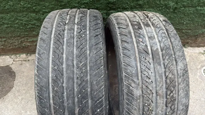 Par de pneus 245/40 19