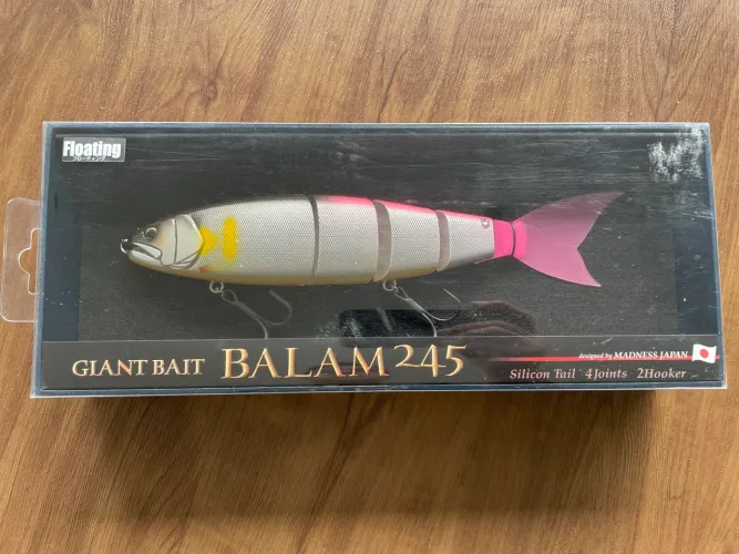 Isca big bait Madness Balam 245 floating