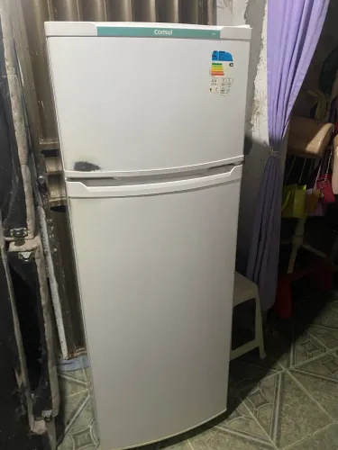 Vendo geladeira conservada