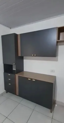 Armário semi novo sem avarias
