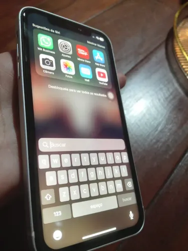 Vendo iPhone XR transformado na carcaça do 17 Pro