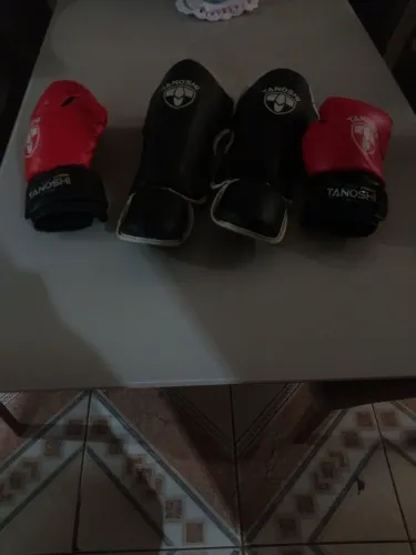 KIT MUAY THAI / KICKBOXING TANOSHI - QUASE NOVO