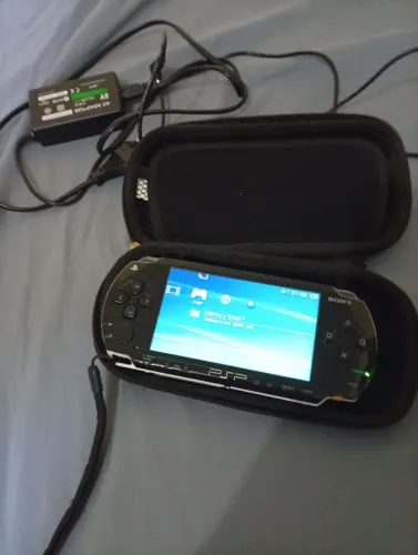 PSP semi novo + jogos 