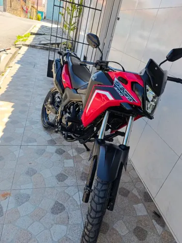 Vendo Sahara 300cc Zera! bem Conservada! Único dono.