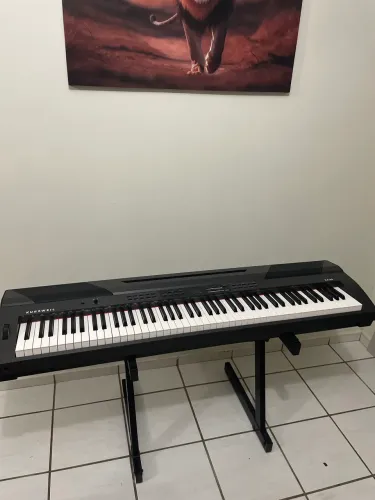 TECLADO KURZWEIL KA-90, COM SUPORTE