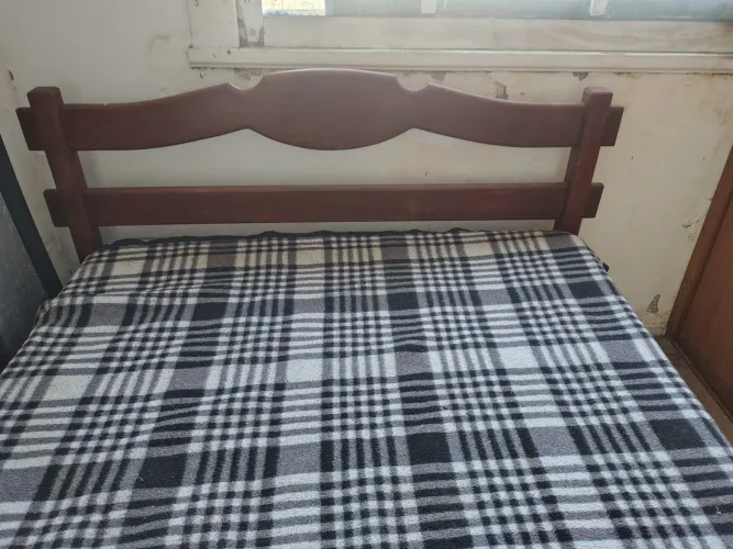 Cama de Casal em Madeira maciça + Colchão Ortobom