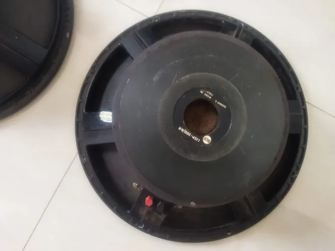 Par de Alto Falante RCF 15", 800 rms