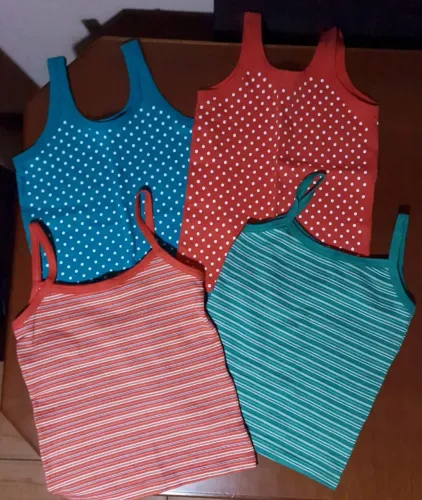 Diversas Blusinhas Estampadas de Alça