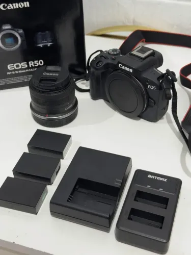 Câmera Canon Eos R50 Mirrorless Com Lente 18-45mm