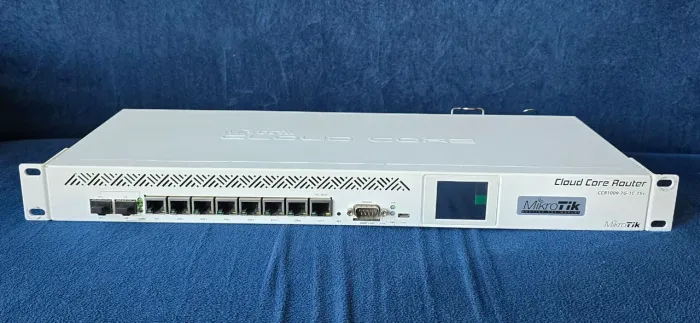 Mikrotik cloud core router ccr1009-7g-1c-1s+