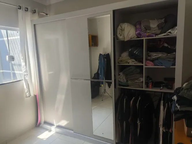 Guarda roupa para doação