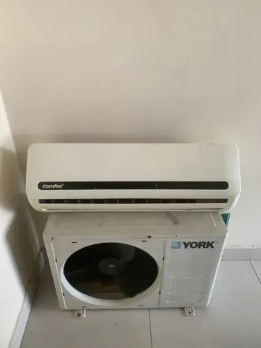 Ar-condicionado Split 12.000 BTUs - Comfee