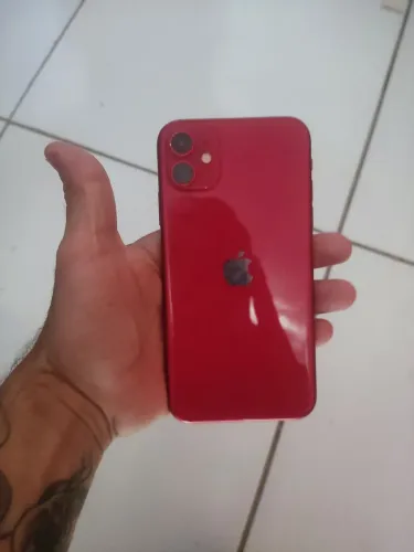 iPhone 11 vermelho