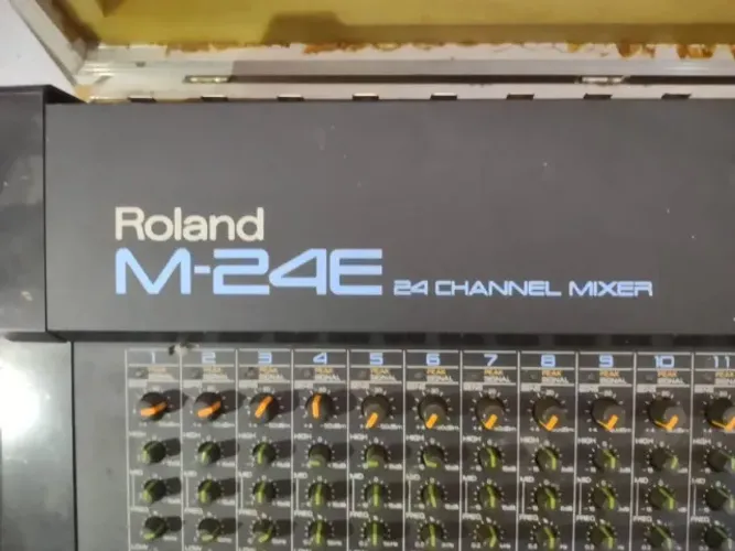 Mesa 24 Canais Roland 24E - FUNCIONANDO