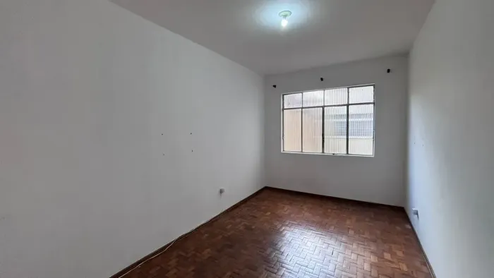 Apartamento na Floresta, Av do Contorno, em frente a Record, silencioso, BH
